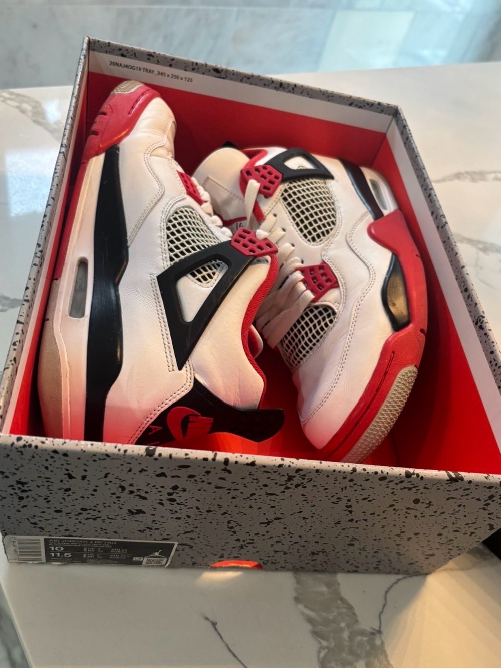 Jordan 4 Fire Red Size 10